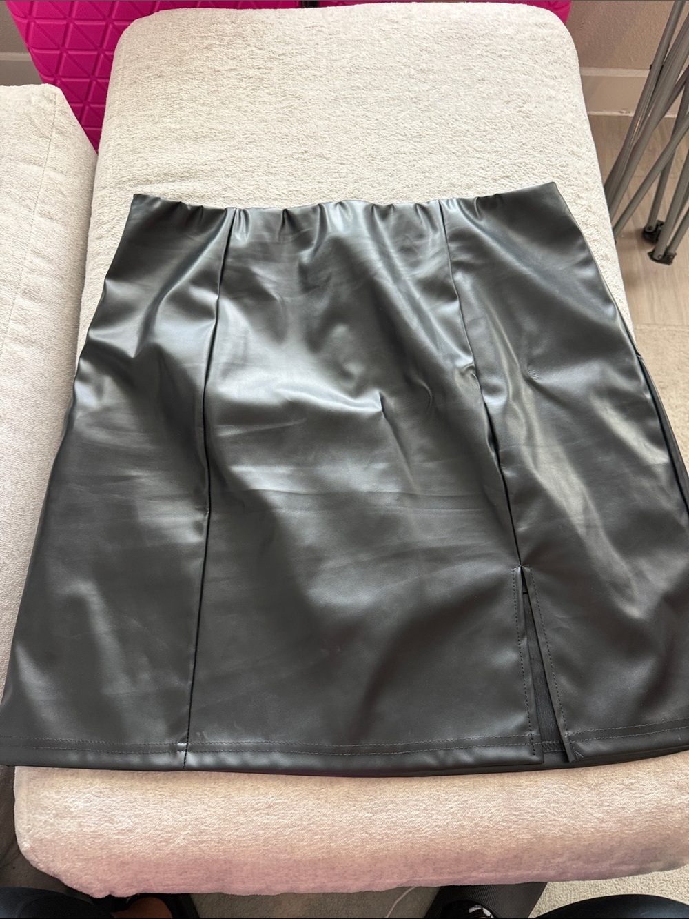 SHEIN Black Faux Leather Mini Skirt with Front Slit